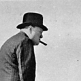 Guerre 1939-1945. Winston Churchill, inspectant une position défensive. © crédits photos TopFoto / Roger-Viollet