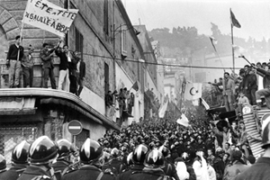 Guerre d'Algérie. Manifestation. Alger, décembre 1961