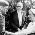 Golda Meir et John F. Kennedy (1917-1963), président des Etats-Unis. Palm Beach (Floride), 28 décembre 1962. © crédits photos TopFoto / Roger-Viollet